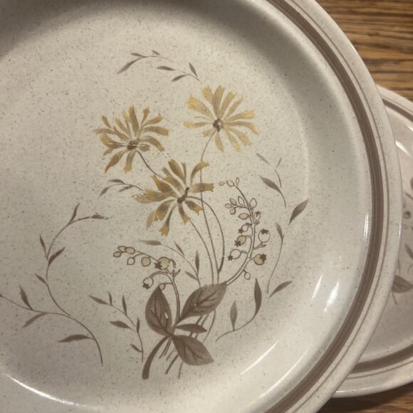 TWO Royal Doulton Sandsprite LS1013 Salad Plates Lambethware Made in England EX! - Picture 4 of 6